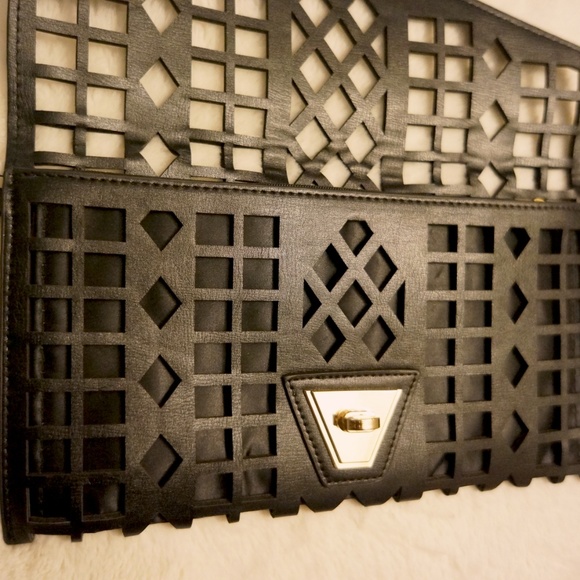 🥳Host Pick🥳 Geometric Black Clutch - Picture 3 of 3